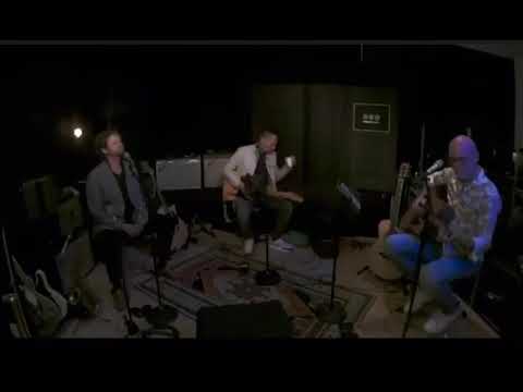 In the arms of a woman (Amos Lee) cover by Dri3man at ‘Privé Podium’