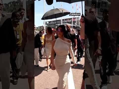 Kim Kardashian attire tous les regards à Monaco 😍