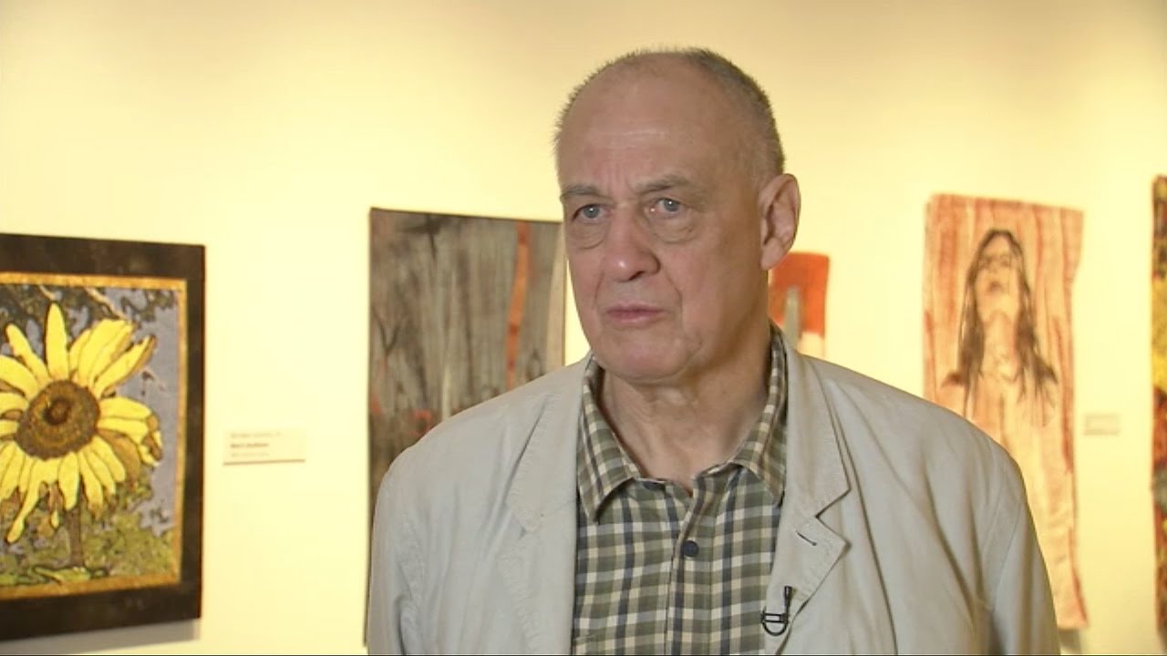 Museum Curator -- Get Ready for Your Career 3