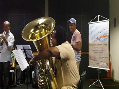 Richard White tocando Tuba Choro (Richard White play Tuba Choro)