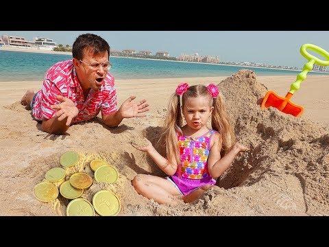 Diana and Roma on the beach! Playing with Sand and other Kids Toys