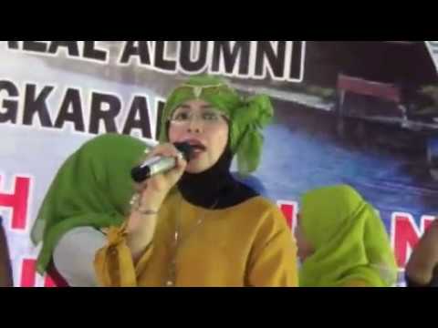 BBBnoB Perform one Yasmin Seroja