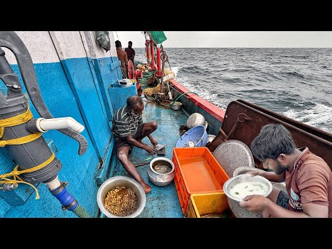 OMG‼️ One Boat. Endless Waves. Real Fishermen. Real Survival 🌊🔥