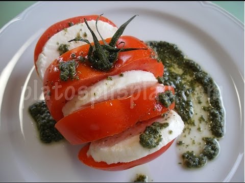 Milhojas de tomate al pesto