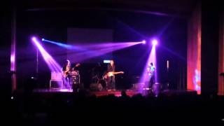 Maude - Takda (live at the Adamson Theater)