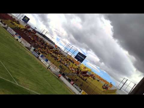 "Gooll del Aucas mirado desde la general Sur. Barra Brava Armagedón Pte" Barra: Armagedón &bull; Club: Aucas &bull; País: Ecuador