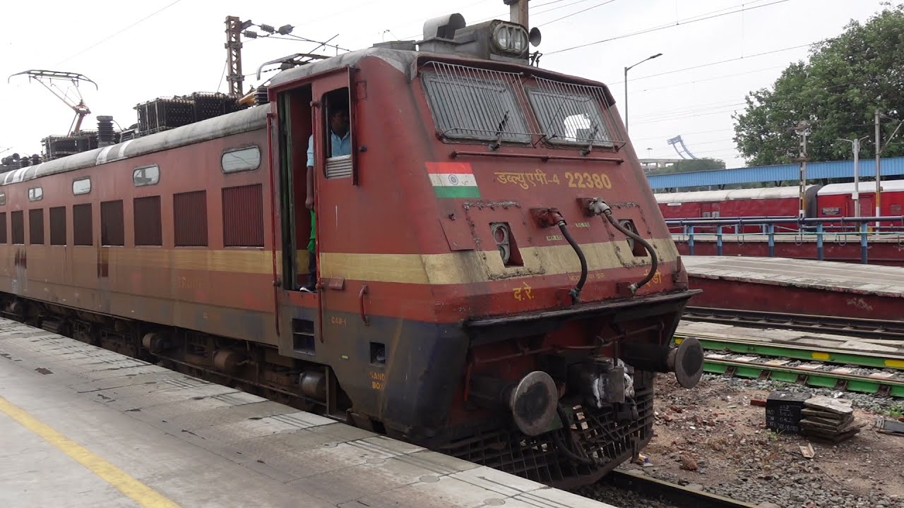 West coast Express Train | MGR Chennai central - Mangalore central (22637)| TRAIN WORLD | SUPR WORLD