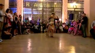 Anna Zyzina Performing with Özgür Karahan in El Calor Moscow (3)