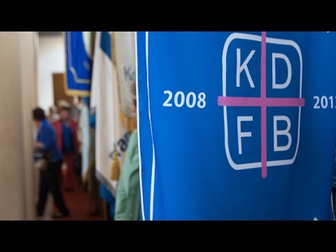 Hunderte von Frauen wallfahren zur heiligen Anna Schäffer