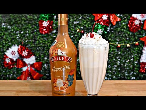 BAILEYS BOOZY APPLE PIE FLOAT | VLOGMAS DAY 13| #Shorts