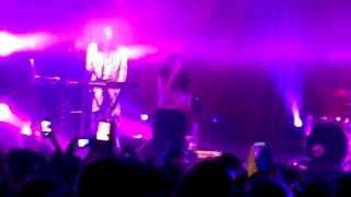 Lorde - Easy [Switch Screens] (Live in Mexico City 2014)
