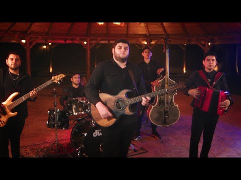 Héctor Rubio - Allá en un rancho(Video Oficial)