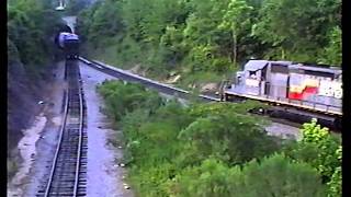 preview picture of video 'CSX meet at the Spartanburg tunnel. (1990)'
