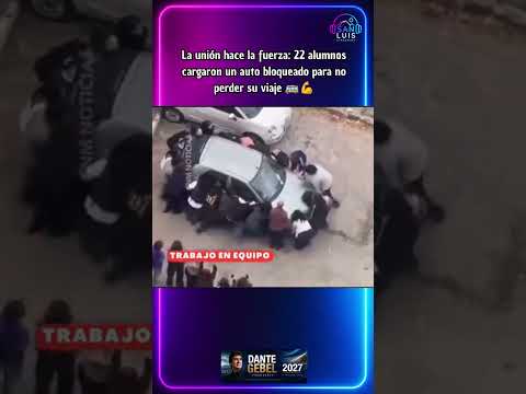 La unión hace la fuerza: 22 alumnos cargaron un auto bloqueado para no perder su viaje 🚌💪  #SanLuis