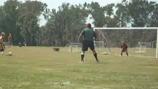 preview picture of video 'Benoit does the Maradona on a Macon United Player'