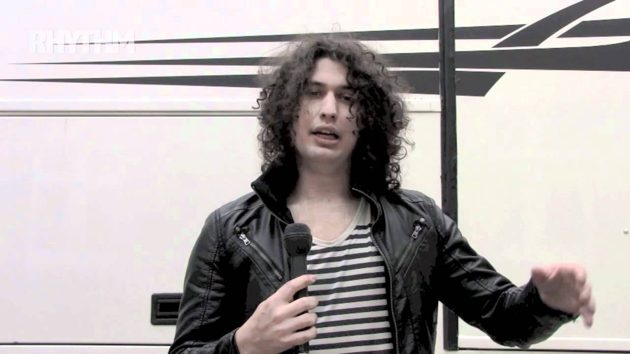 Ilan Rubin talks about his favourite drummers - YouTube