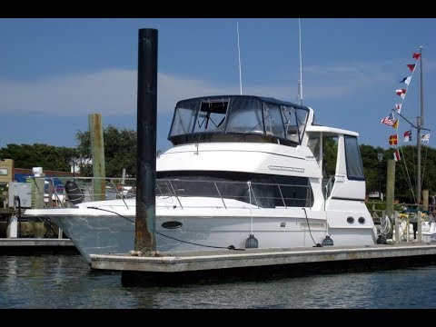 2003 Carver 356 Motor Yacht For Sale at MarineMax Wrightsville Beach, NC