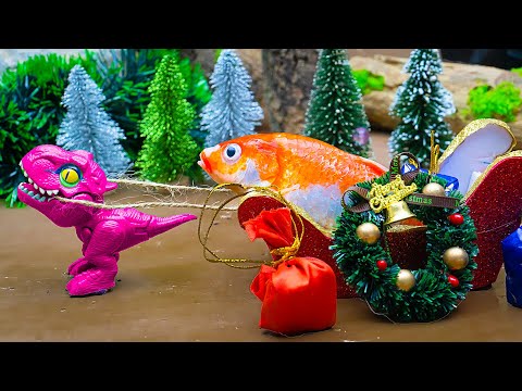 Mud Survival - Merry Christmas Santa Claus Koi Fish And Dinosaurs, Hulk - Stop Motion Fish In Mud