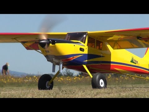 visitors-to-the-tokoroa-airfield-and-ron-has-a-crash