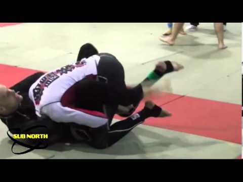 3 u68kgs Novice  Group A - Match 3 - Tim McKnight (The Labs) vs. Andrew Beattie (Stealth BJJ).MP4