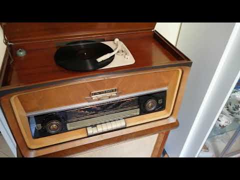 "Little Things Mean A Lot" - Kitty Kallen (1953)