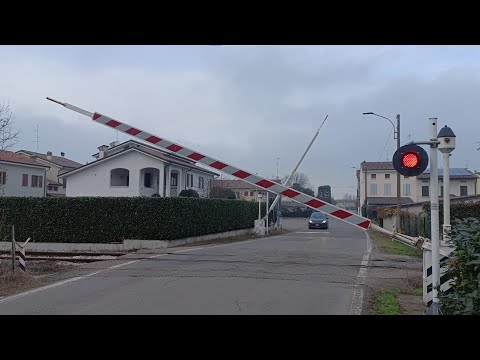 Railroad Crossing | Gualtieri (Reggio Emilia, Italy) | EmZe