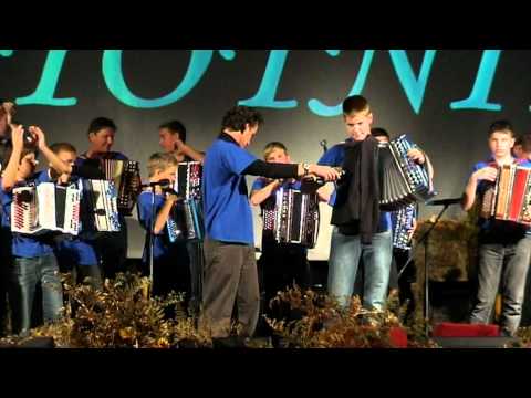 Harmonikarski orkester Pustotnik (v živo)