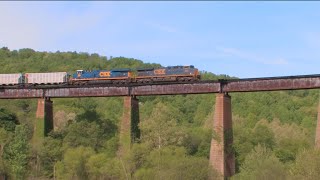 preview picture of video 'Southbound Empties at Grafton, West Virginia'