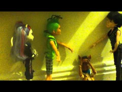 Popular Song Mika and Ariana Grande (Monster High Dolls)