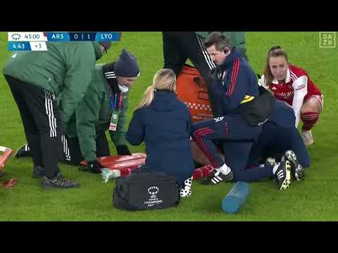 Vivianne miedema injured her knee during Arsenal's game against Lyon