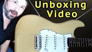 Video thumbnail for Squier Vintage Modified Stratocaster UNBOXING by Hank Coffey
