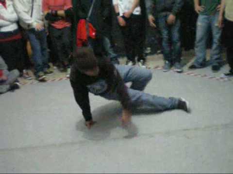 breaking insu cup battle 2009  bboy b bones e  bboy matthew vs  bboy skil bboy benzyh bboy totor