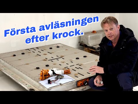 Läser av ett Vw 82kWh MEB batteri efter krock. Pyrosäkring, CAN-Fd Batteriemulator, Solcellsbatteri.