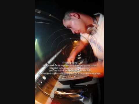 DJ JP VS EMINEM (2010 BASSLINE RMX)