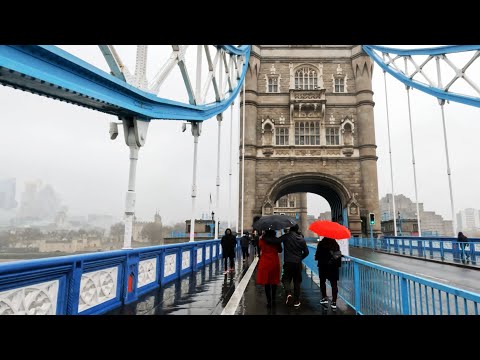 Borough Market, Tower Bridge on Rainy Day - London Rain Walk [4K]