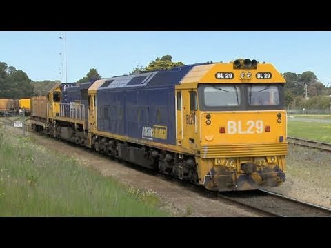 Steel Train in Australia - Pacific National Broad Gauge Railway - PoathTV