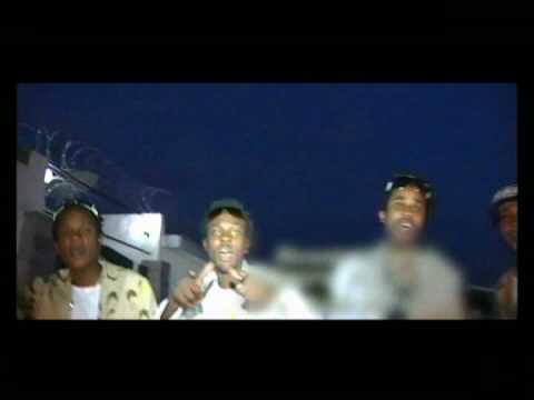 TEMPS PRESENT clip: TIA NGA A L'AISE de mimiche bass