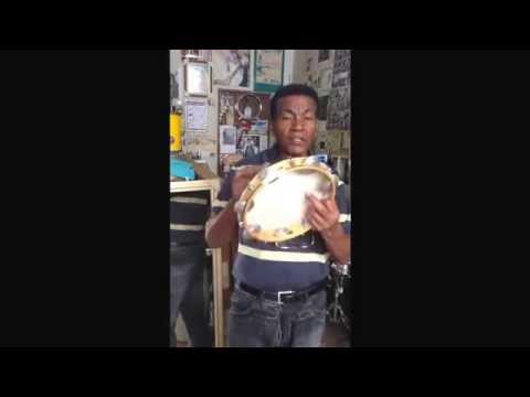 Aula de pandeiro - professor Tatá