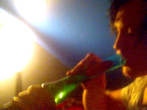 Nightprodder/Summercrew drink a beer with a partyshooter