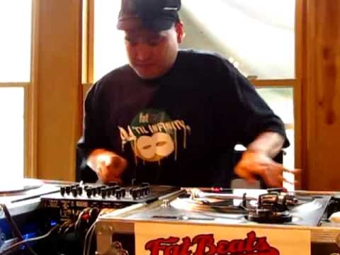 DJ Roli Rho on the 1's and 2's @ Fat Beats, NYC (The Final Week)