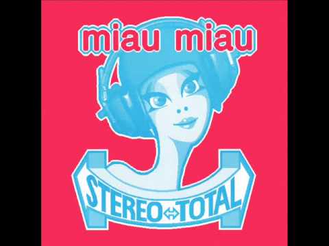 Videoclip de AUA — Stereo Total
