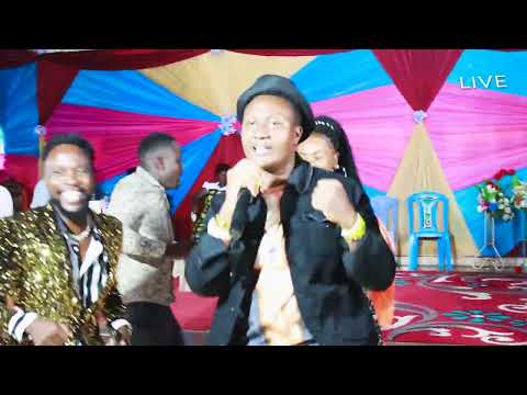 SEE JAWABU STUDIOS  REACTION ON SHEEN PREZOO PERFORMANCES AT ALICE SHIUNDU FT ROSE MUHANDO LAUNCH