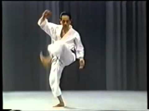 Karaté Asai Ryu - Maître Tetsuhiko Asai - Kihon & kata - présenté par Budo Attitude