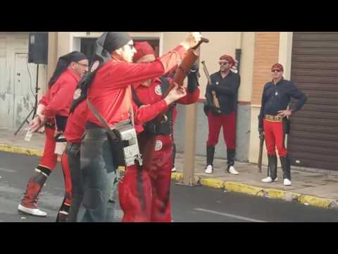 Rueda de disparo con cantimploras