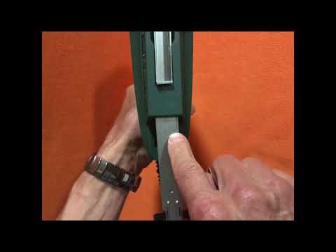 Einlegen eines Nagelstreifens.