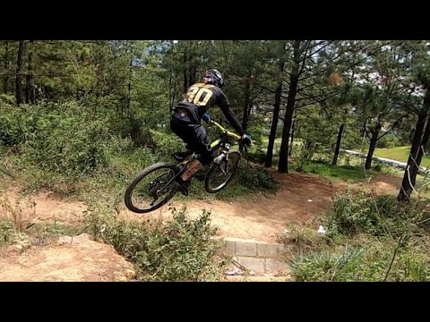 CONICIENDO LA PISTA DE DOWNHILL "MANANTIALES"