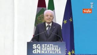 Appello di Mattarella per la natalità: «La società invecchia, i giovani pochi come mai nella storia»