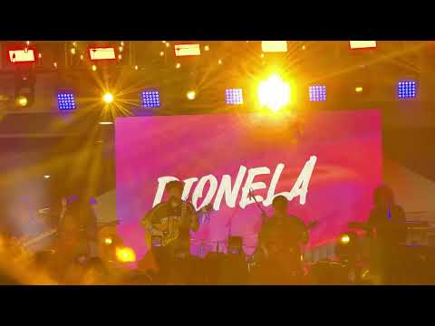 Dionela - Iris x Musika Mashup (Live Performance) @ Ayala Malls Harbor Point