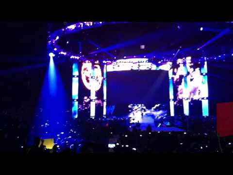 Raw 4/8/13: Undertaker, Kane and Daniel Bryan leave the ring to massive pop