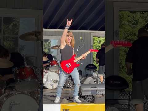 Ben Cote “Eruption” (Van Halen) LIVE on Kramer 84! #guitarsolo #vanhalen #shredguitar